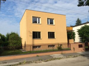 Predaj: Dvojpodlažný rodinný dom na Slnečnom námestí v Trenčíne